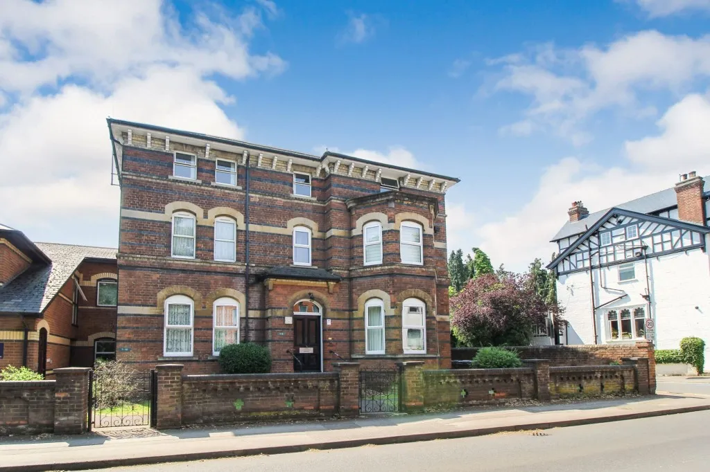 2 bed flat for sale, Tilehurst Road, Windsor Court, RG1