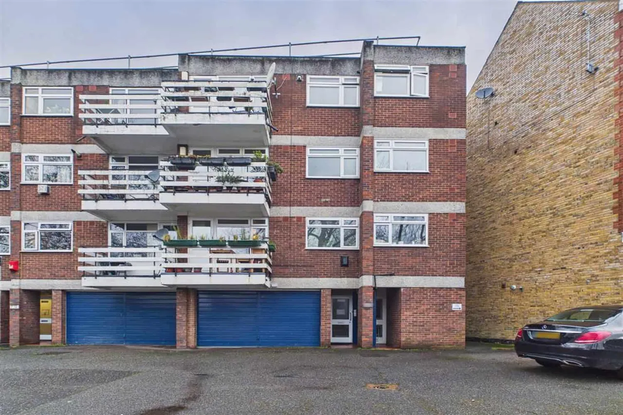flat for sale — 70 Honor Oak Road, London, SE23 3RS