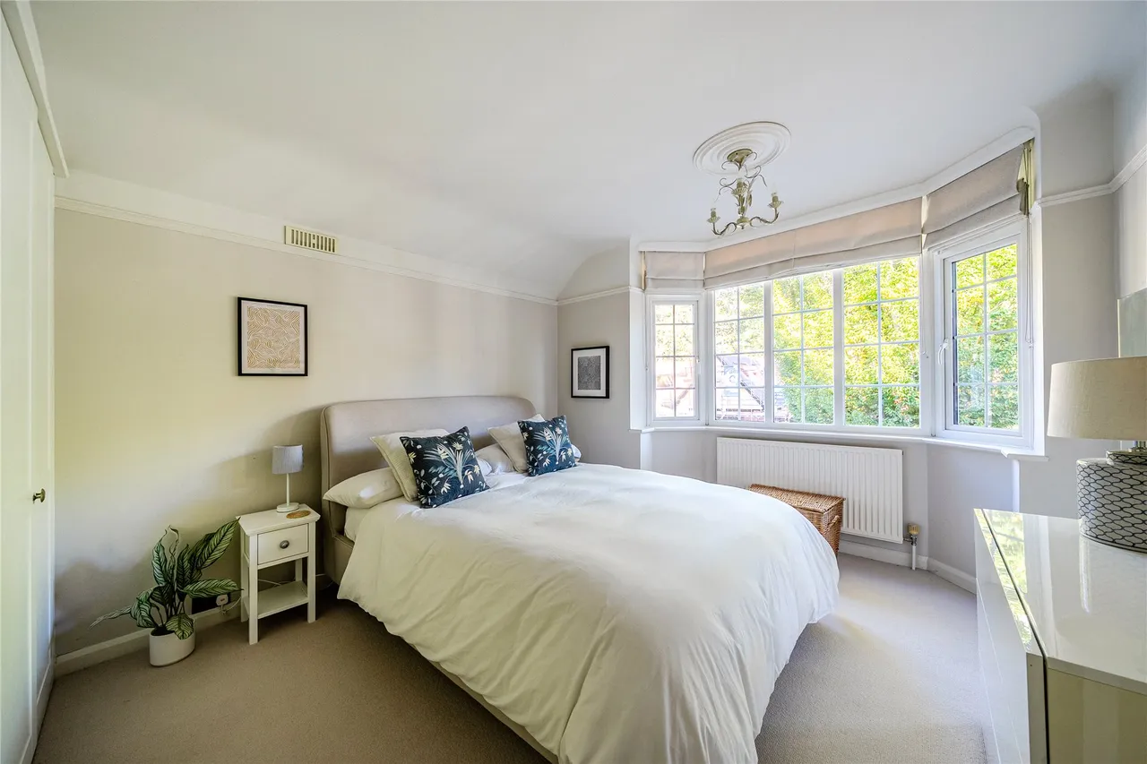 Common Close, Horsell, GU21, photo 16