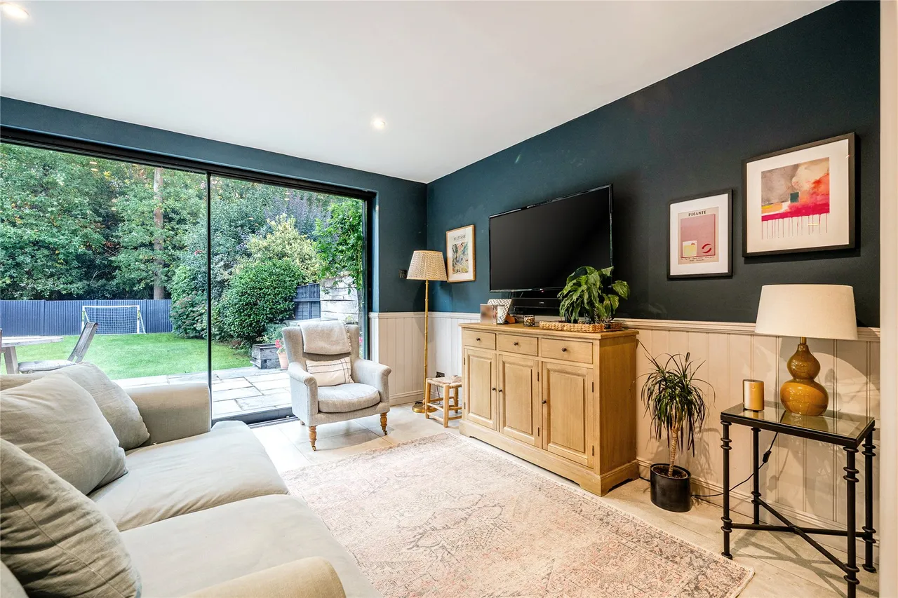 Common Close, Horsell, GU21, photo 8