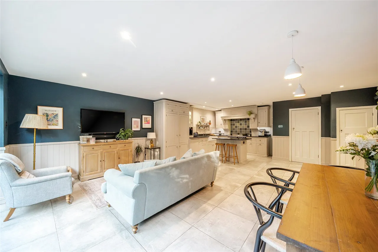 Common Close, Horsell, GU21, photo 10