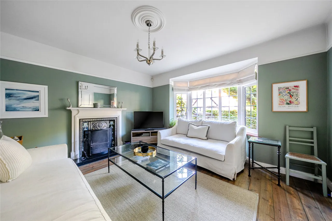Common Close, Horsell, GU21, photo 6