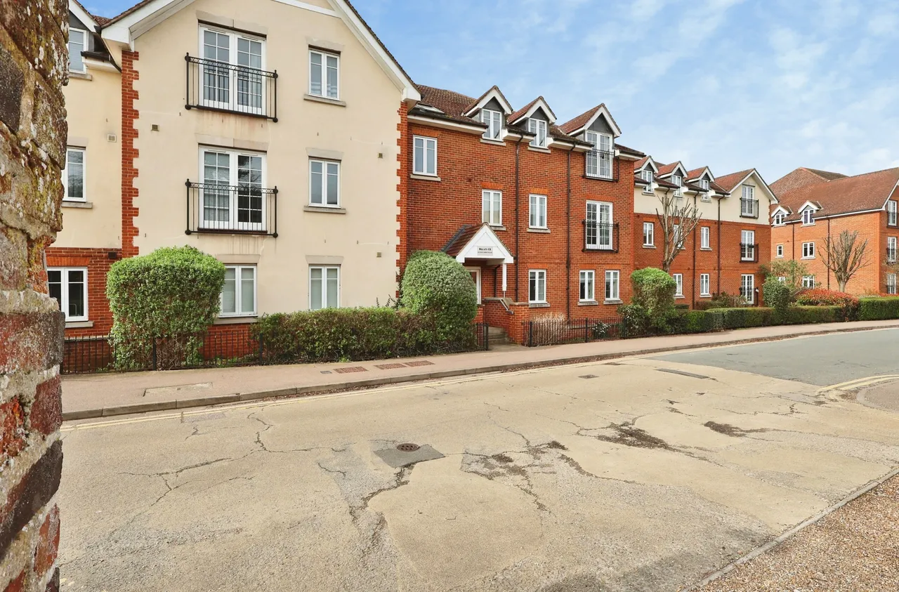 1 bed flat for sale, Whinbush Road, Hitchin, SG5