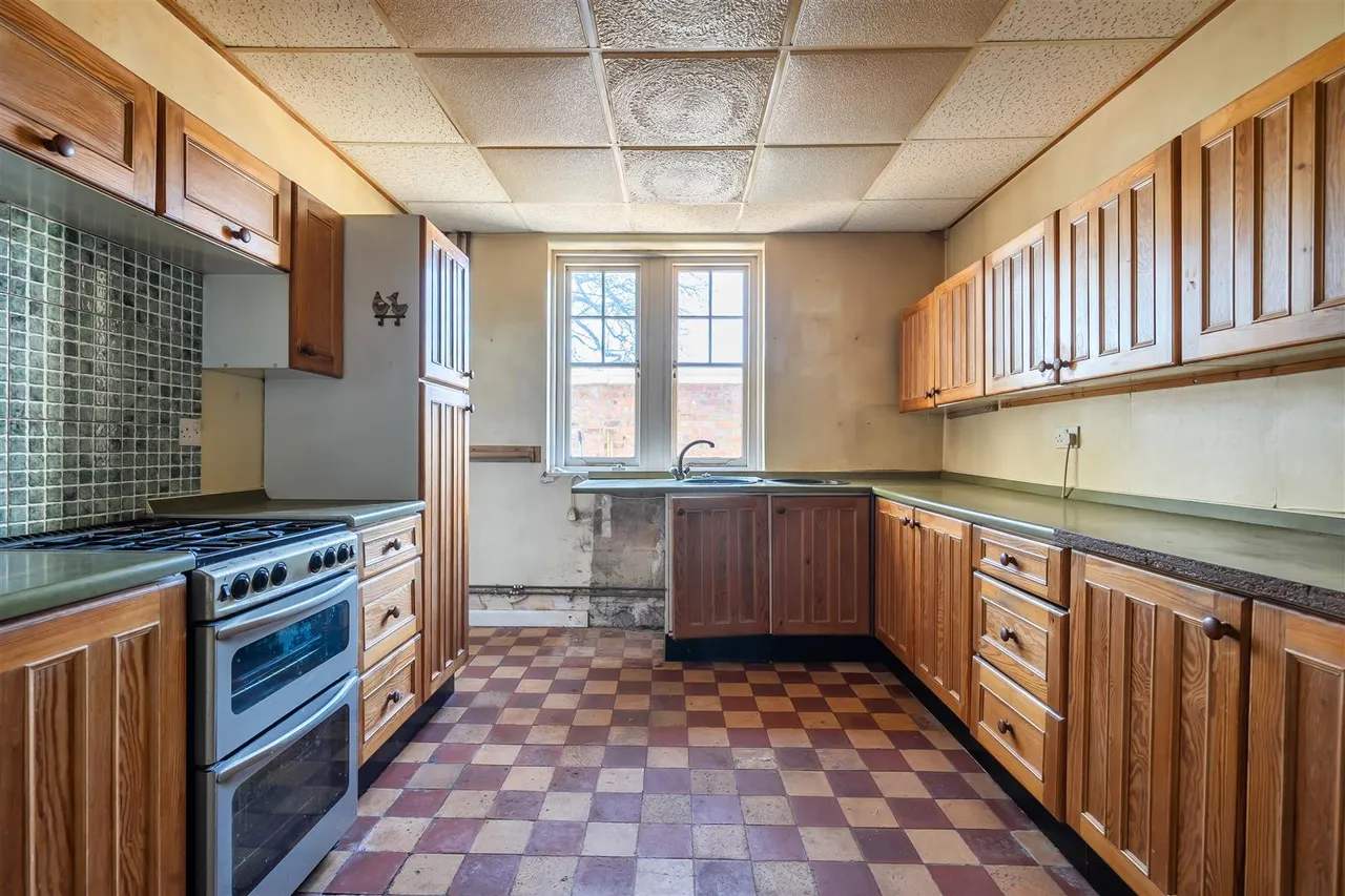 Hilperton Road, Trowbridge, BA14, photo 4