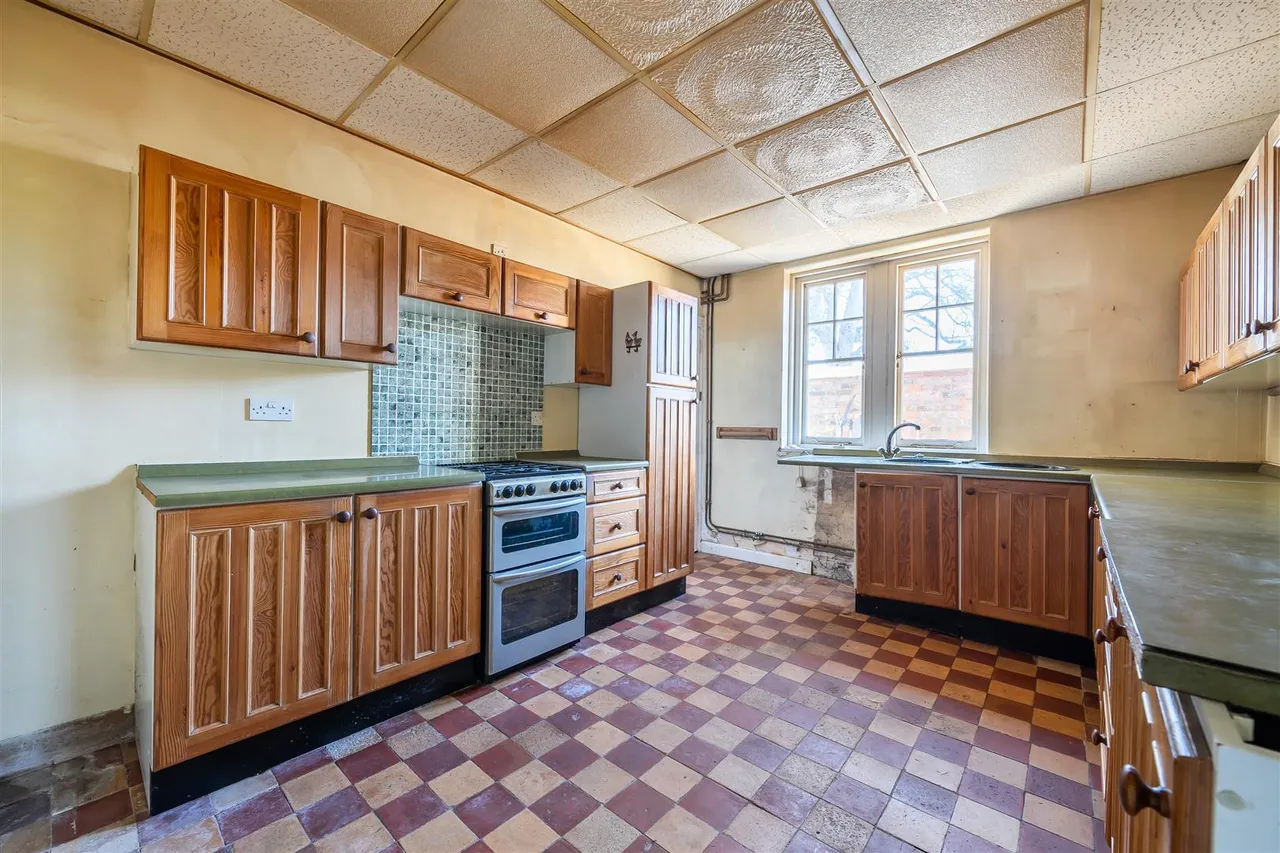Hilperton Road, Trowbridge, BA14, photo 12