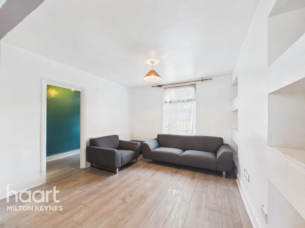 High Street, New Bradwell, MK13, photo 5
