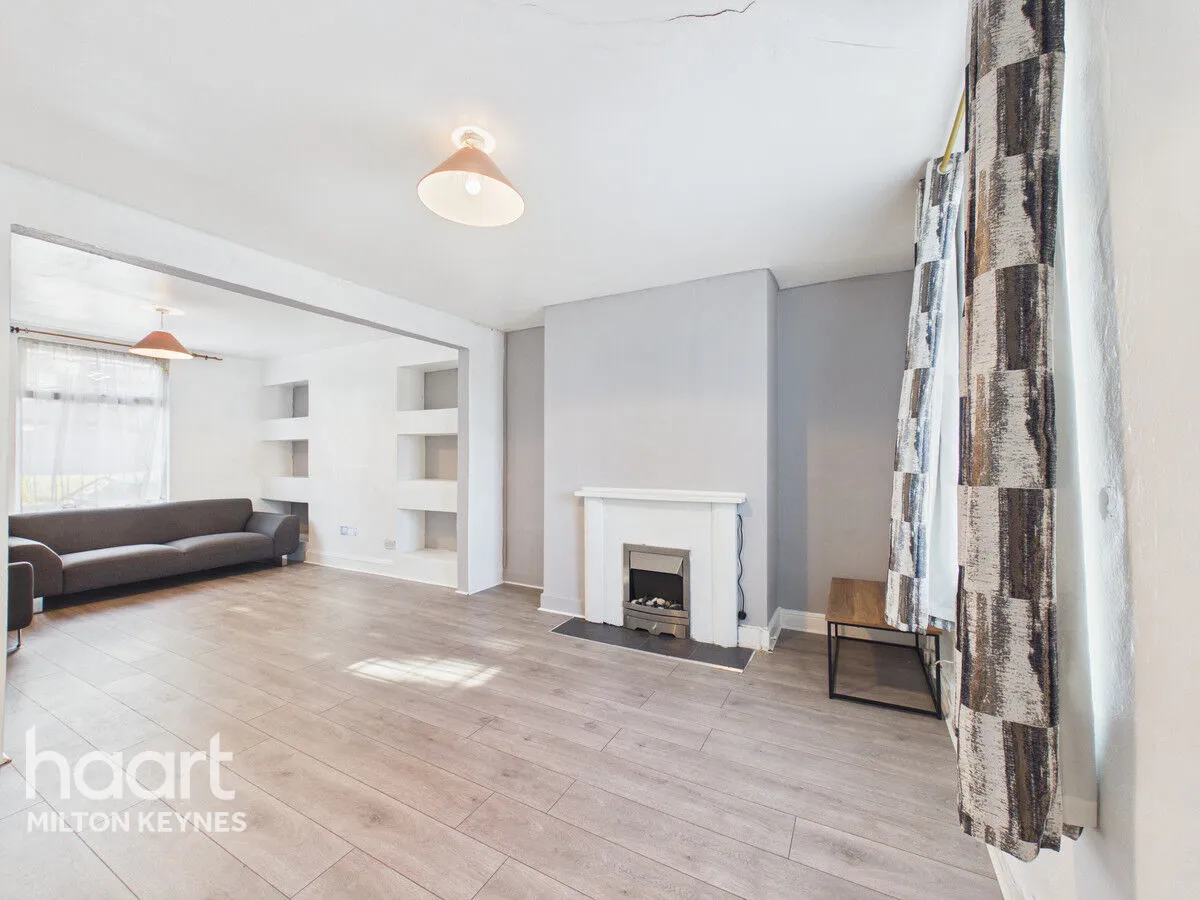 High Street, New Bradwell, MK13, photo 3