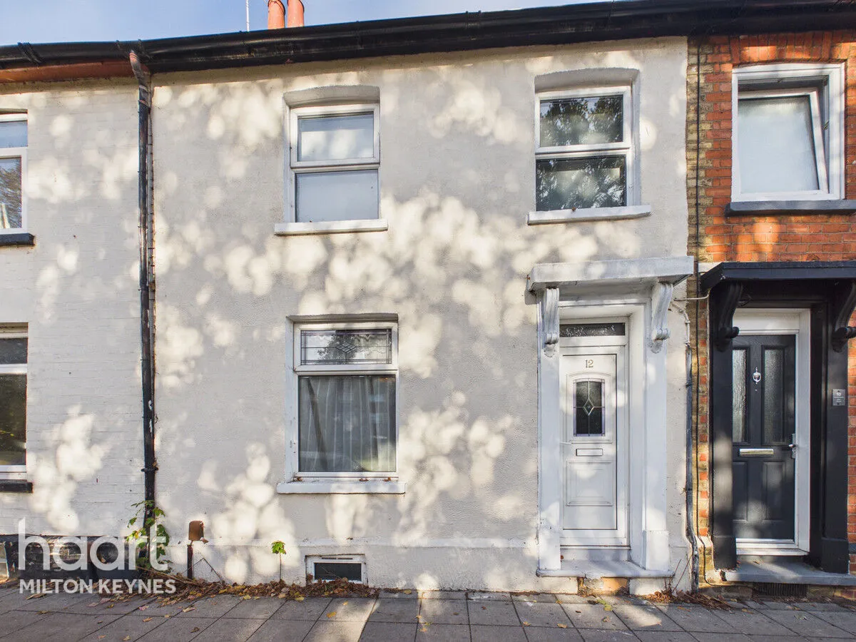3 bed house for sale, High Street, New Bradwell, MK13