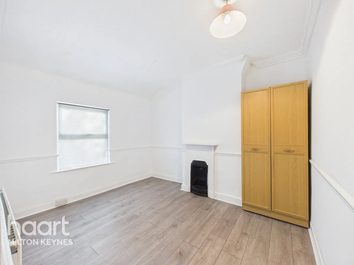 High Street, New Bradwell, MK13, photo 13