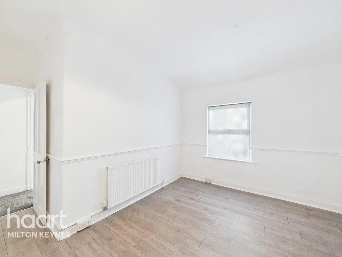 High Street, New Bradwell, MK13, photo 14