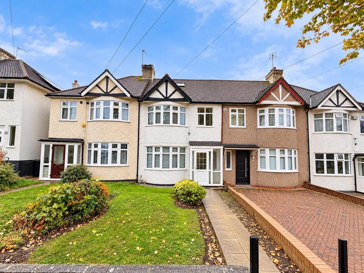 1 bed property to rent, Osidge Lane, London, N14