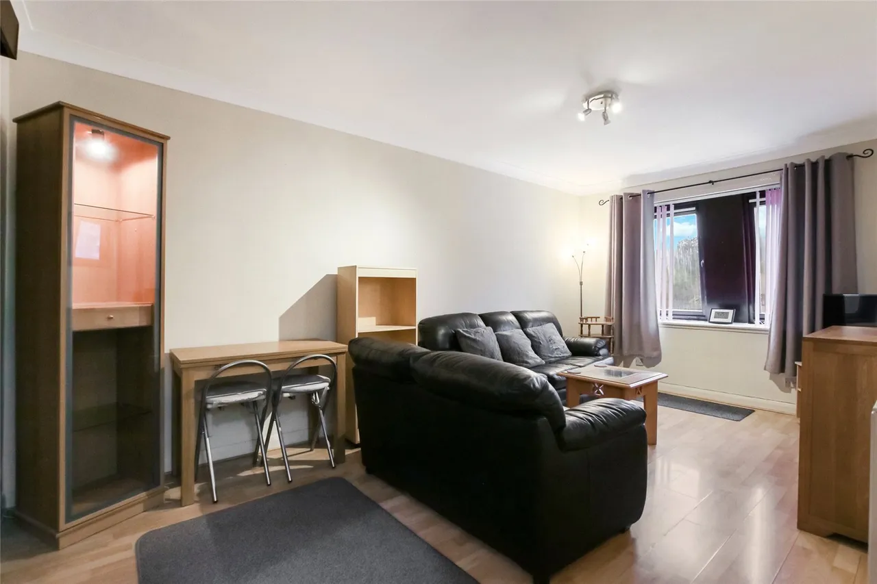 Mahon Court, Moodiesburn, G69, photo 8