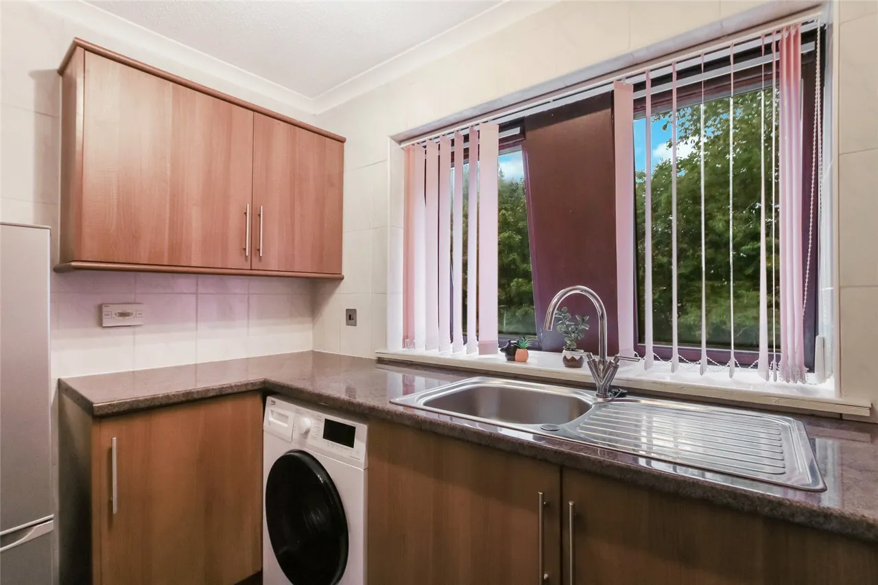 Mahon Court, Moodiesburn, G69, photo 9