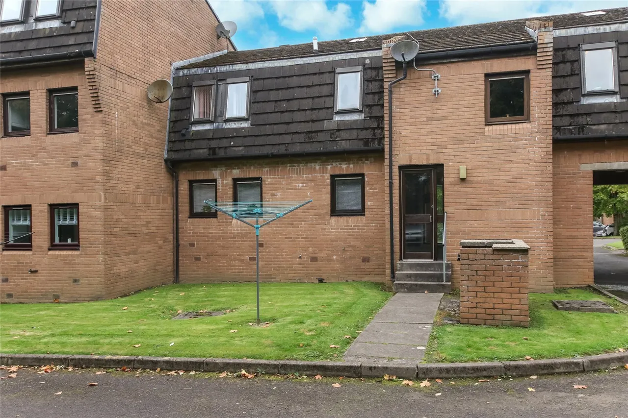 Mahon Court, Moodiesburn, G69, photo 15