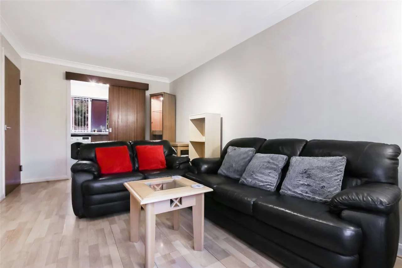Mahon Court, Moodiesburn, G69, photo 7