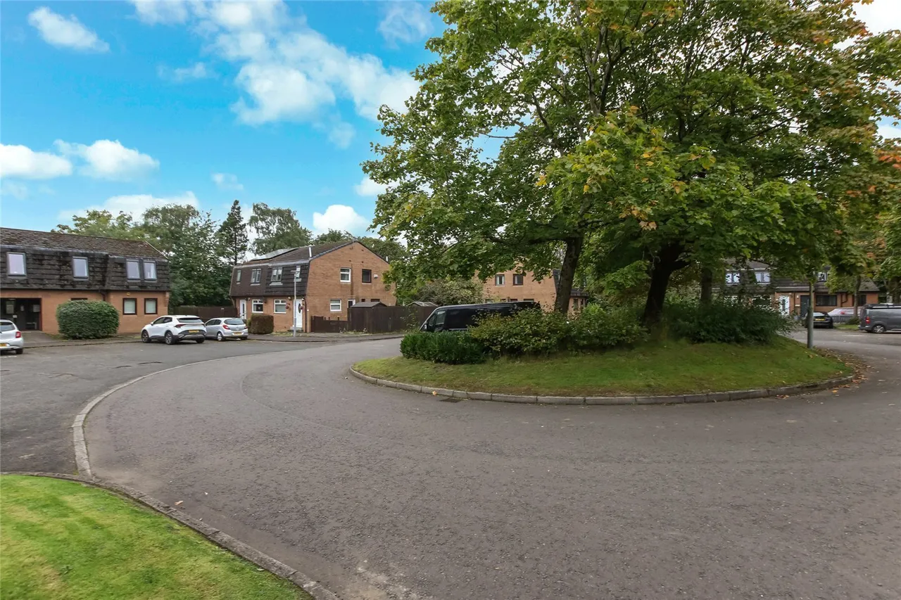 Mahon Court, Moodiesburn, G69, photo 17