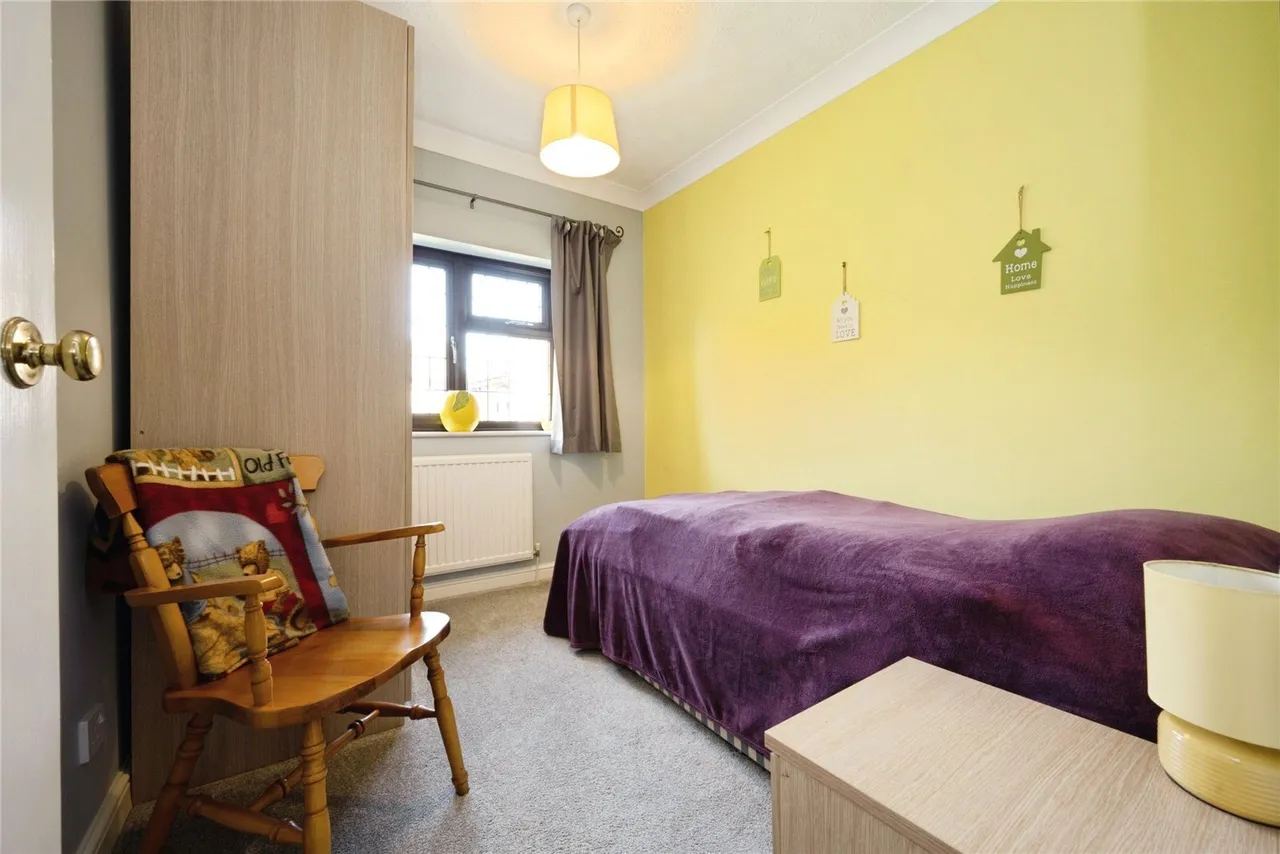 Ennismore Green, Luton, Bedfordshire, LU2, photo 13