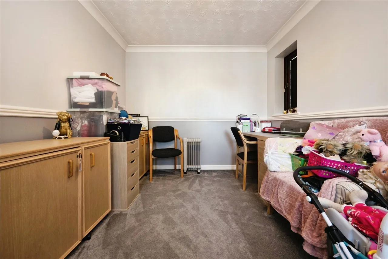 Ennismore Green, Luton, Bedfordshire, LU2, photo 7