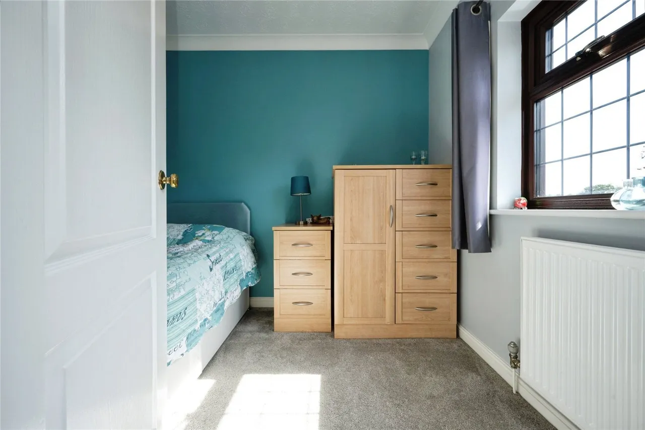 Ennismore Green, Luton, Bedfordshire, LU2, photo 14