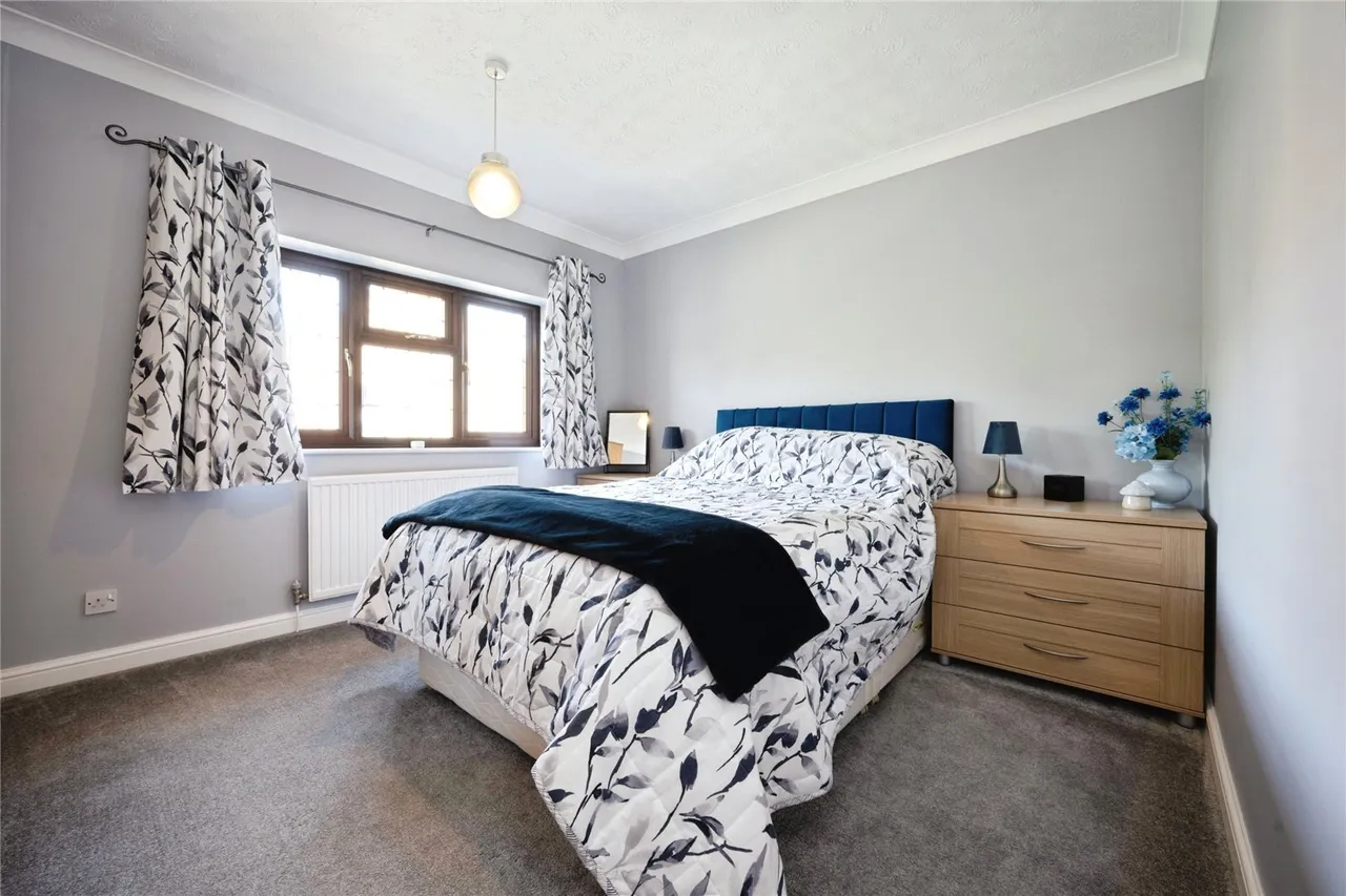 Ennismore Green, Luton, Bedfordshire, LU2, photo 15