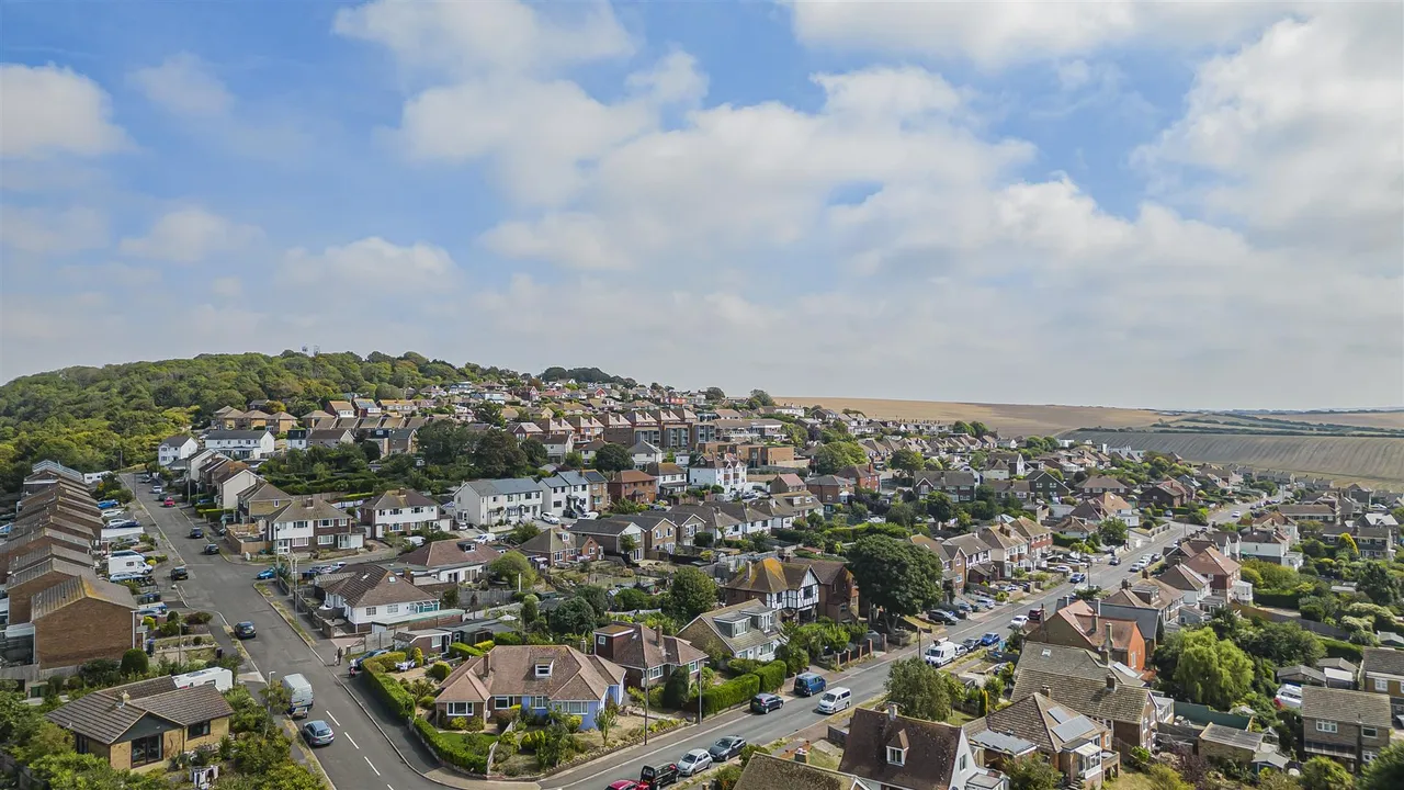 Beresford Road, Newhaven, photo 16