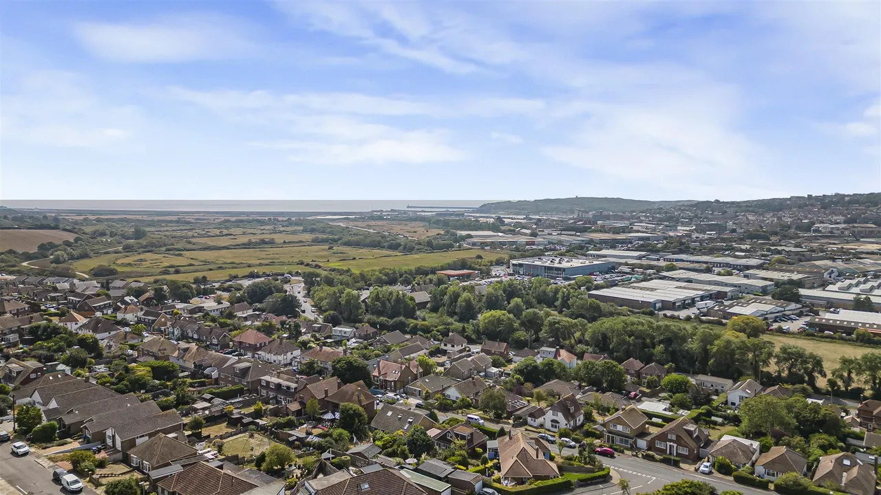 Beresford Road, Newhaven, photo 17