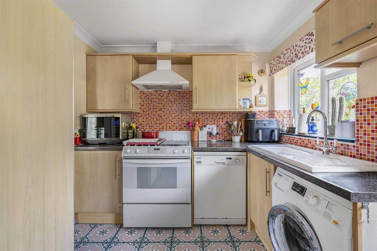 Beresford Road, Newhaven, photo 21