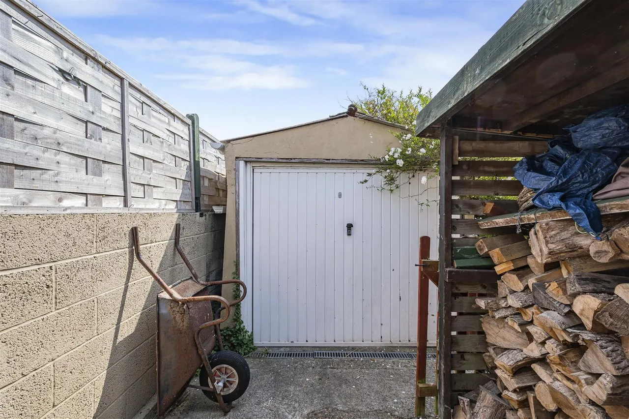 Beresford Road, Newhaven, photo 32