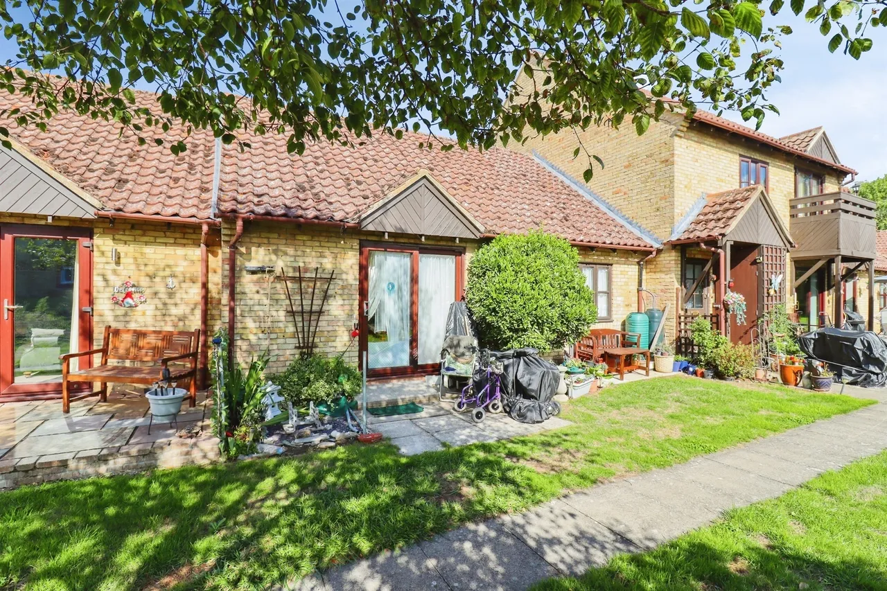 Ship Gardens, Mildenhall, IP28, photo 21