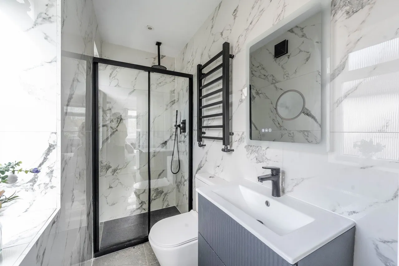 Flat 2, 104 Hale Lane, London, photo 12
