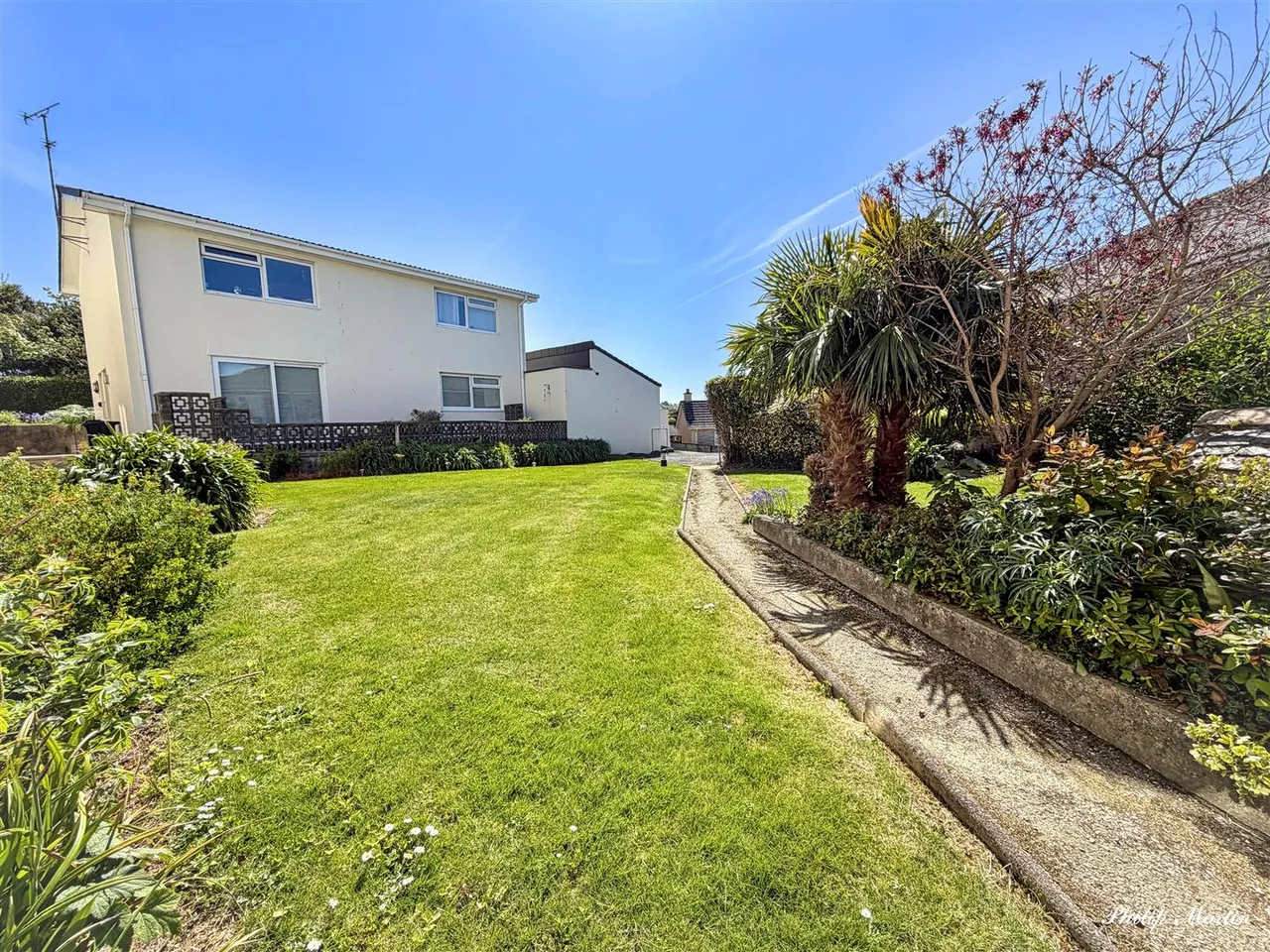 Elm Court Gardens, Truro, photo 7