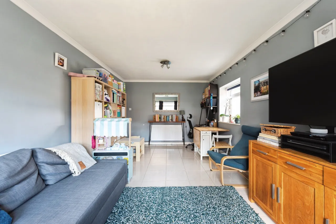Morden Road, London, SW19, photo 2