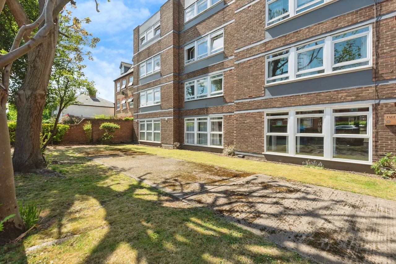 Morden Road, London, SW19, photo 10