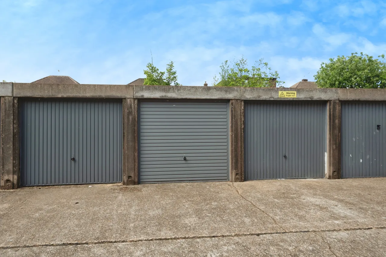 Morden Road, London, SW19, photo 9