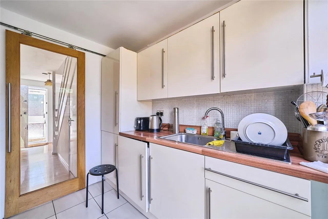 Zetland Street, London, E14, photo 13