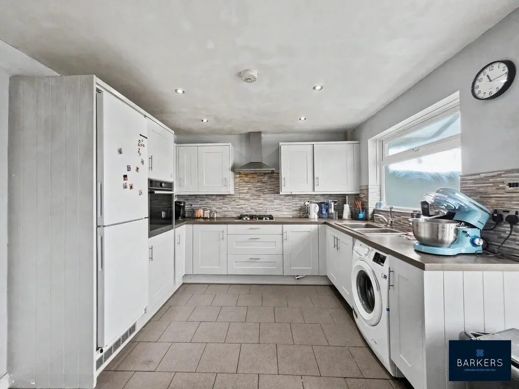 Western Avenue, Birstall, WF17, photo 5