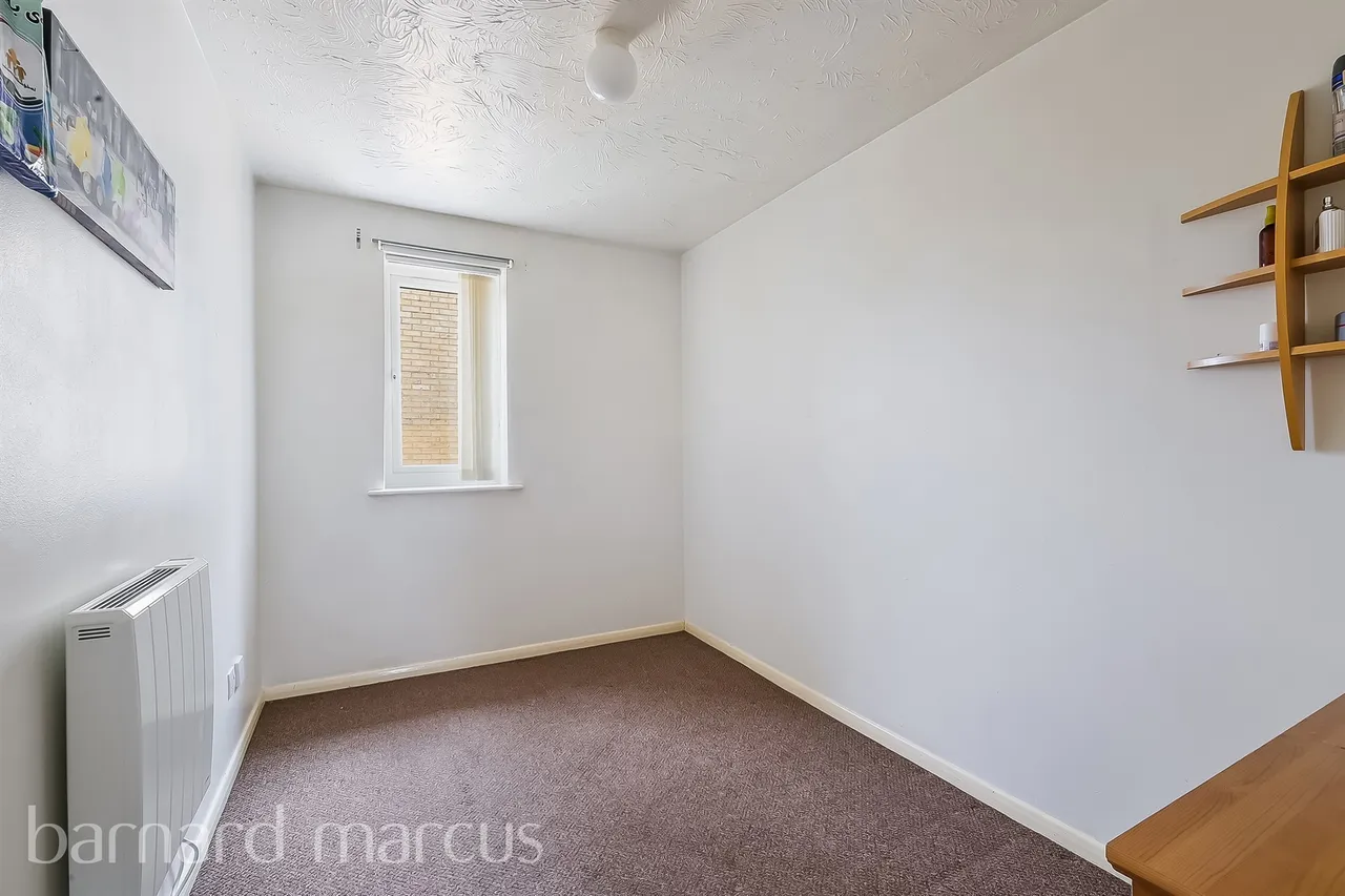 Redford Close, Feltham, TW13, photo 8