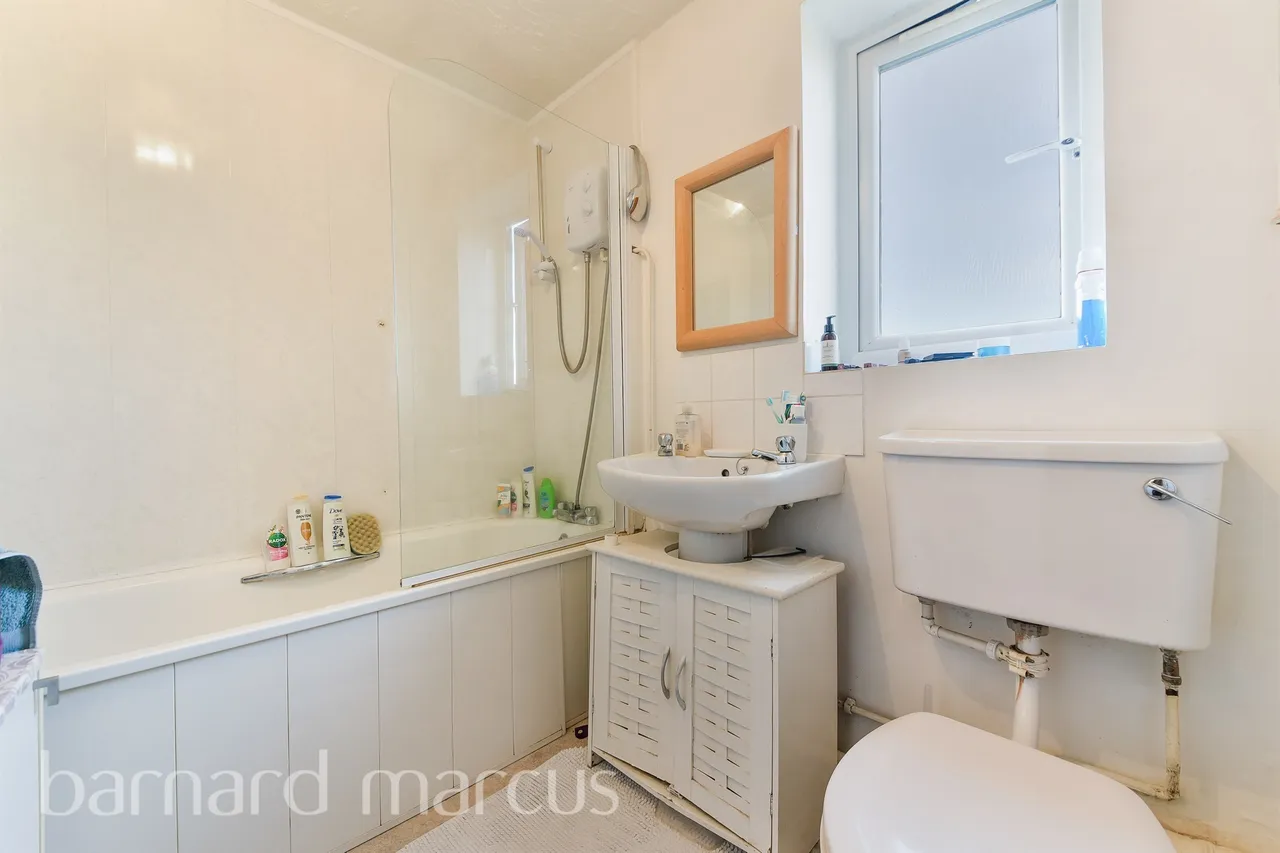 Redford Close, Feltham, TW13, photo 4
