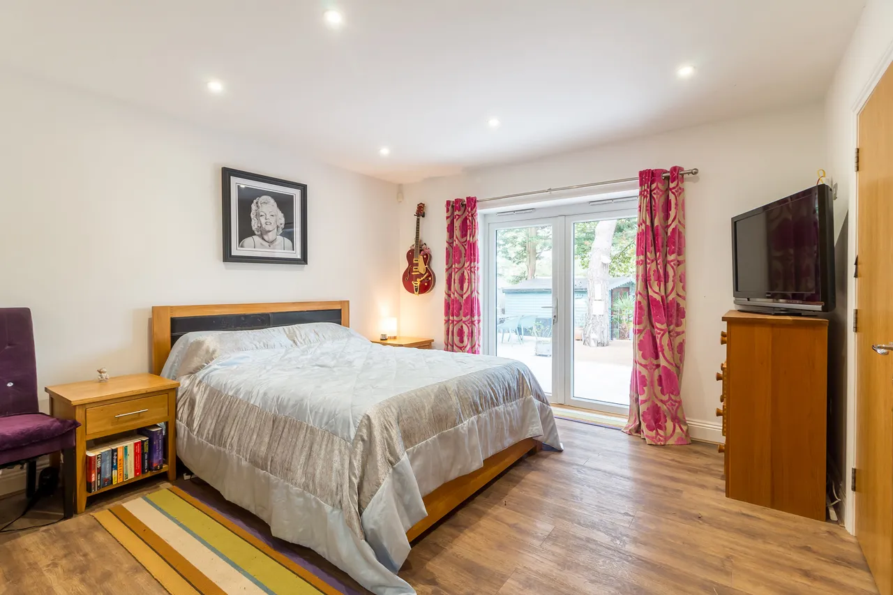 26 Pinewood Road, St. Ives, Ringwood, BH24 2PA, photo 12