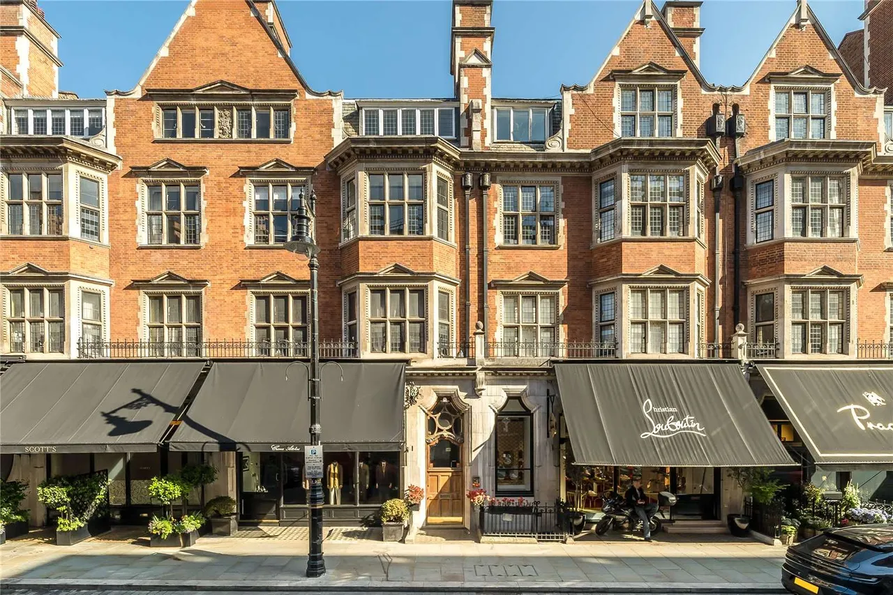 3 bed flat for sale — Mount Street, London, W1K 2RL