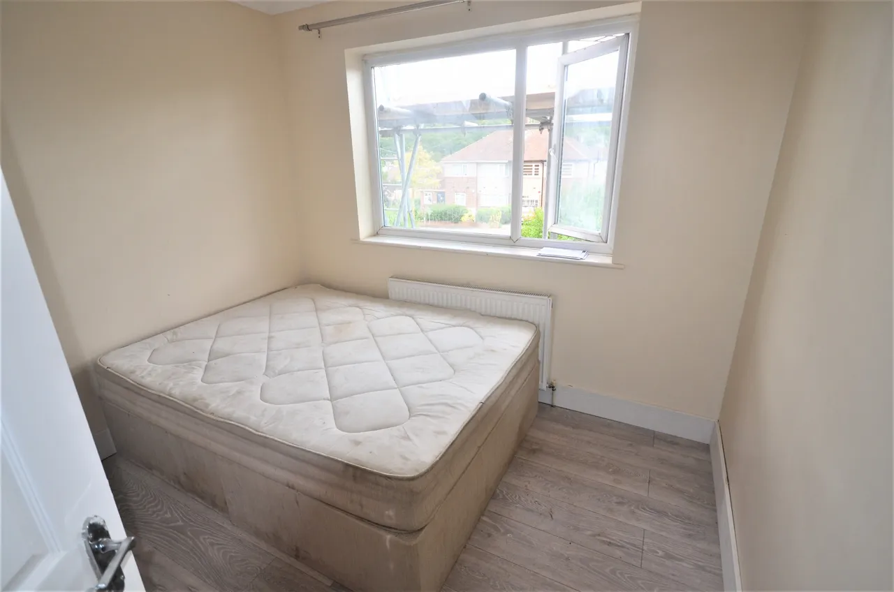 Fullwell Avenue, IG5 0RA, photo 4