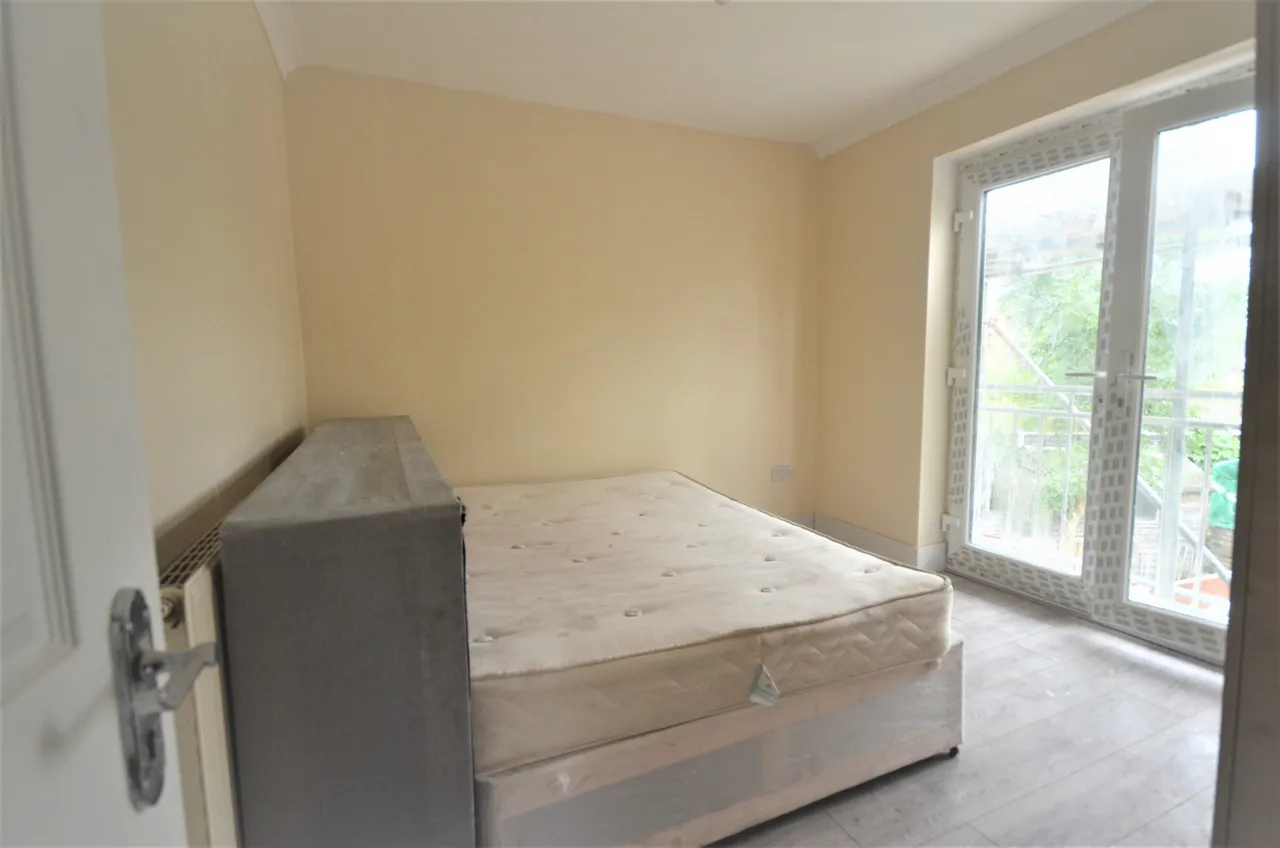 Fullwell Avenue, IG5 0RA, photo 6