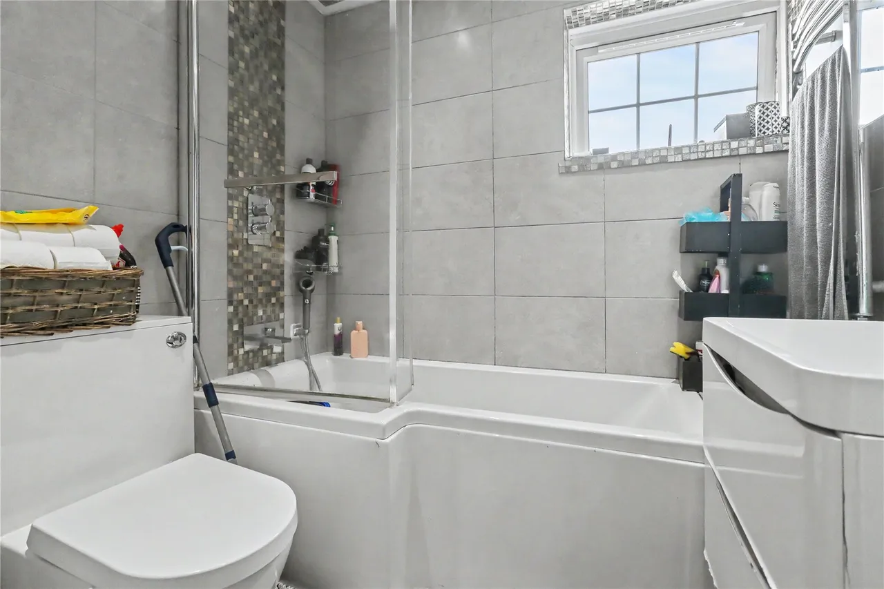 Conista Court, Woking, GU21, photo 8