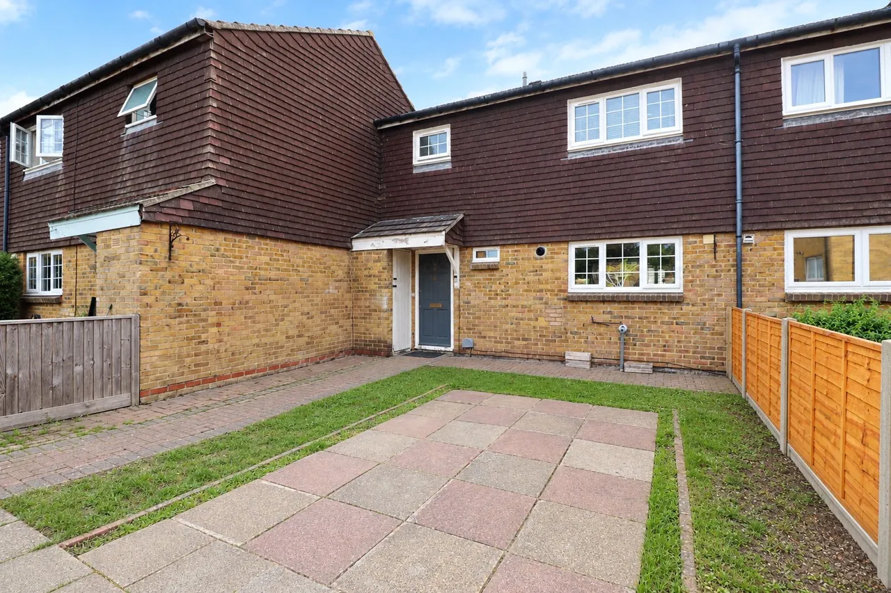 3 bed house for sale, Conista Court, Woking, GU21