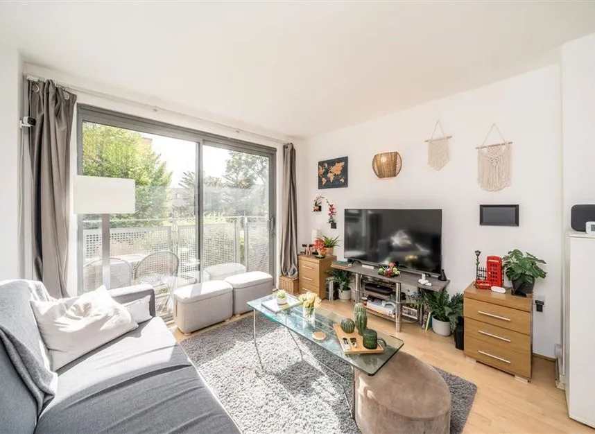 1 bed flat for sale, Deals Gateway, Lewisham, SE13