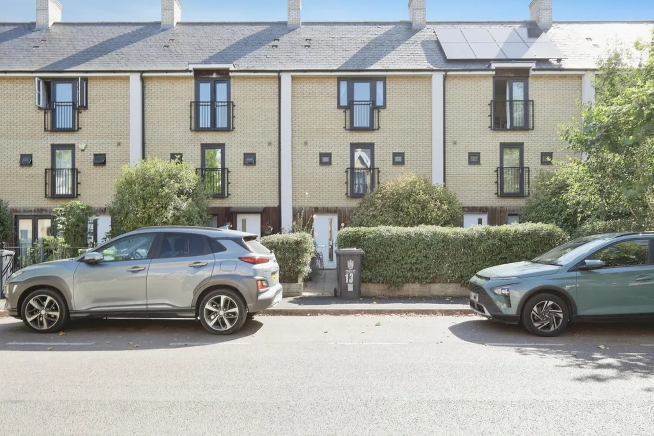 4 bed house for sale — Orchard Park, Cambridge