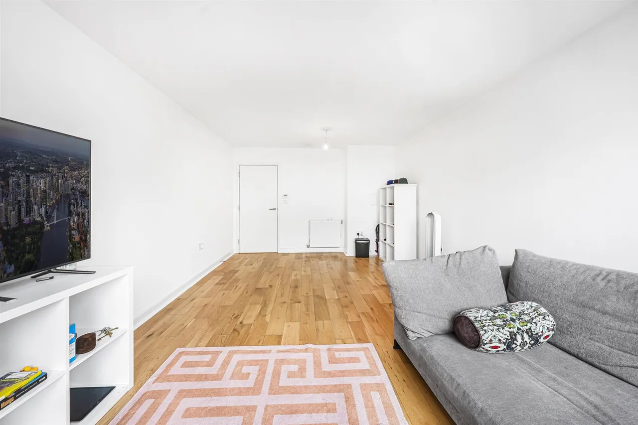 Hickman Avenue, Highams Park, E4 9FU, photo 5