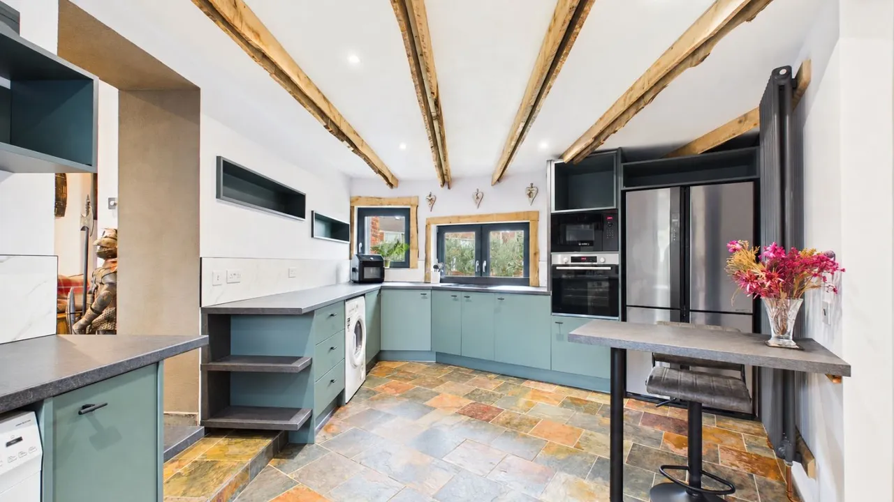 Colchester Court, Doncaster, DN5, photo 6