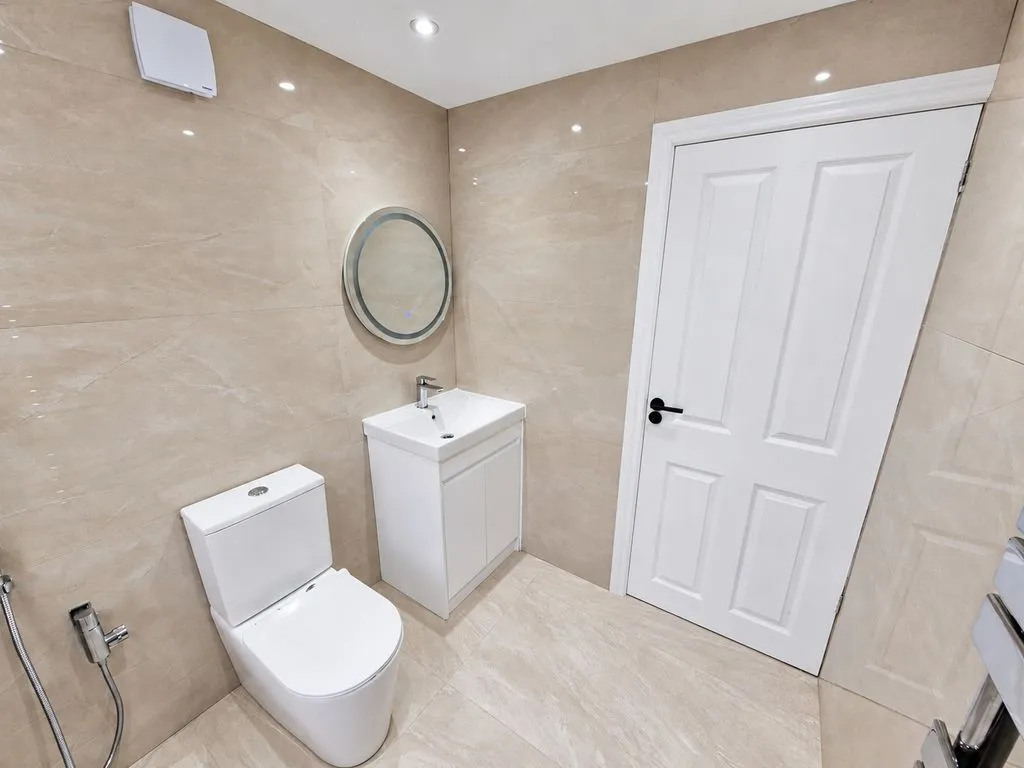 Highland Road, Great Barr, B43, photo 16