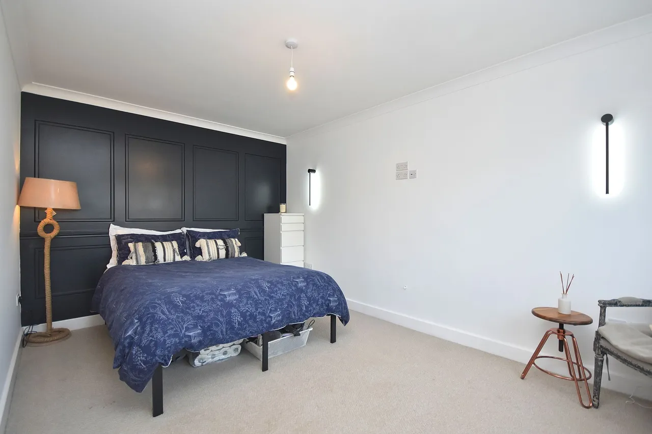 Bishops Drive, Northampton, NN2 6QR, photo 12